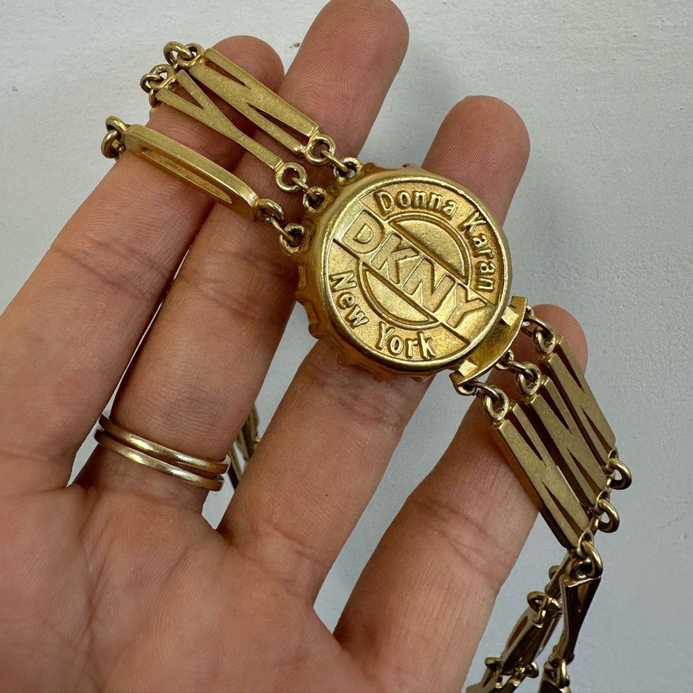 Vintage DKNY 80’s RARE Bottle Cap Layered Necklace Gold Tone - Picture 11 of 13